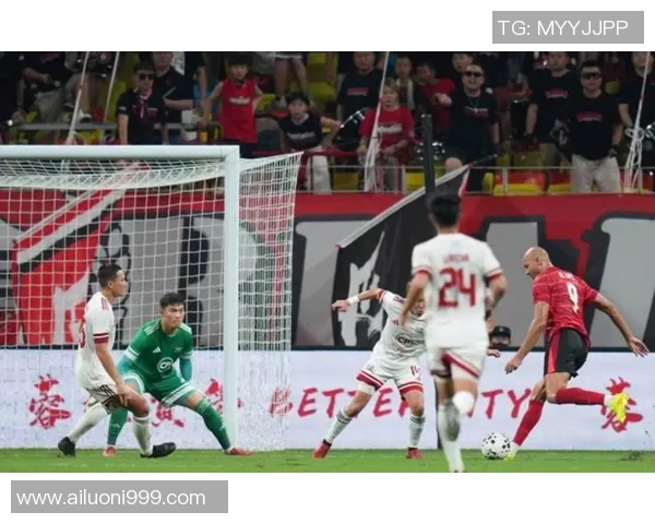 山东鲁能与柔佛激战正酣比分揭晓引发球迷热议