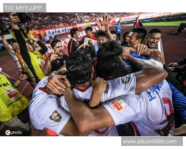 恒大与上港精彩对决回顾赛场瞬间重温与战术分析